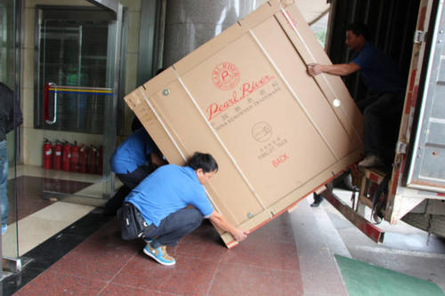 霞山钢琴贵重工艺品无忧运